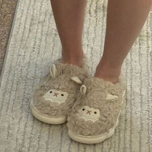 NWT Fuzzy Lamb Slippers